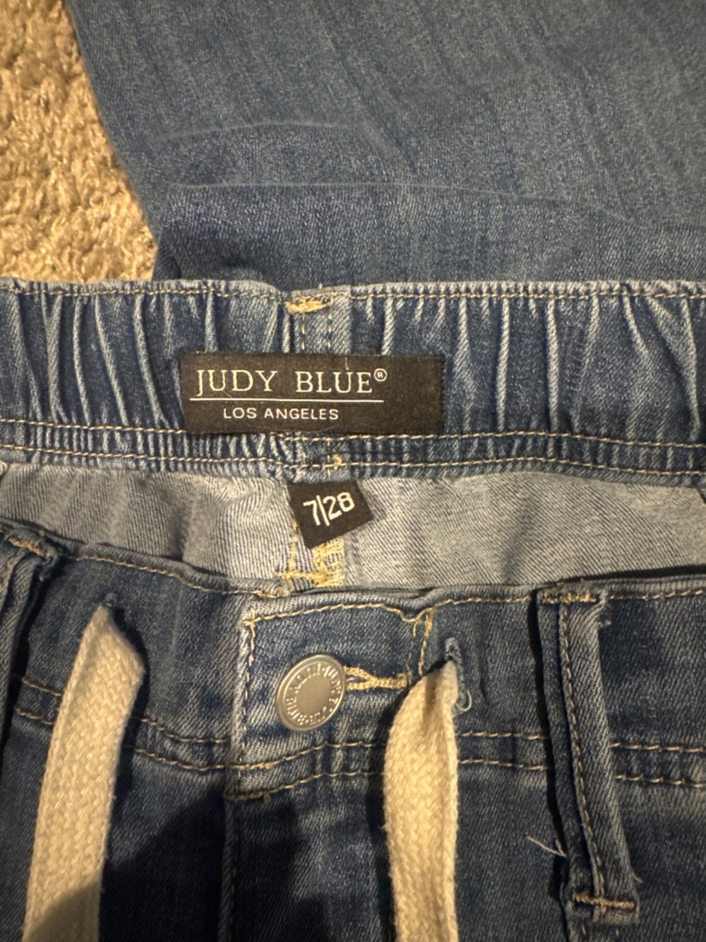 Jeans - Picture 2 of 3